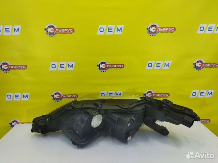 Фара правая Toyota Camry 8 хв70 2017