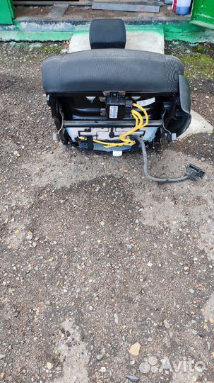 Передние левое сидение Шевроле Авео т300