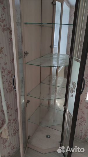 Шкаф угловой с подсветкой