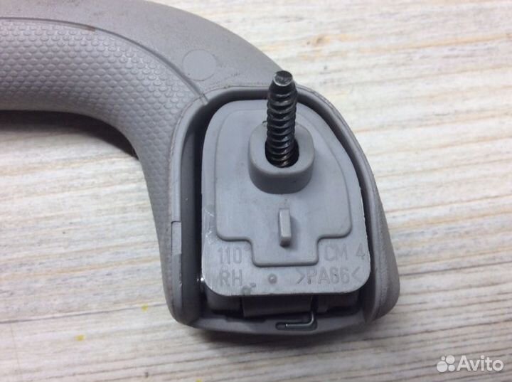 Ручка внутренняя потолочная передняя правая