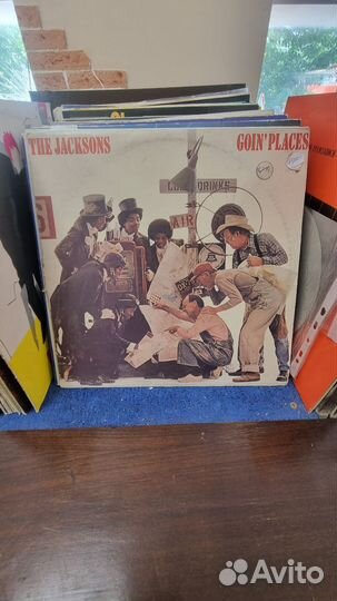 Виниловые пластинки в ассортименте