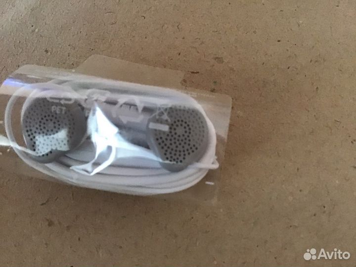 Наушники с микрофоном