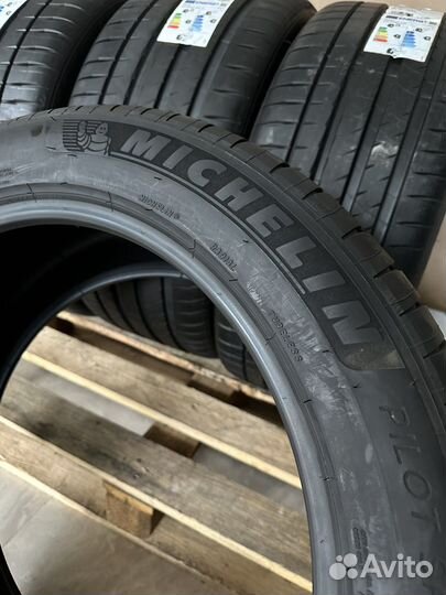 Michelin Pilot Sport 4 SUV 275/45 R21 и 315/40 R21 110Y
