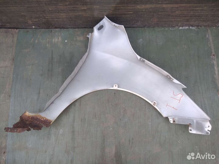 Mazda 3 BL крыло переднее левое