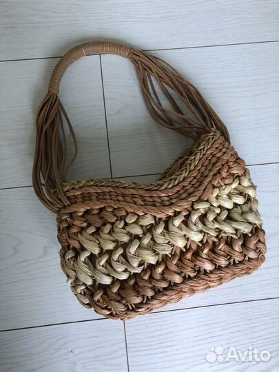 Плетеная соломенная сумка