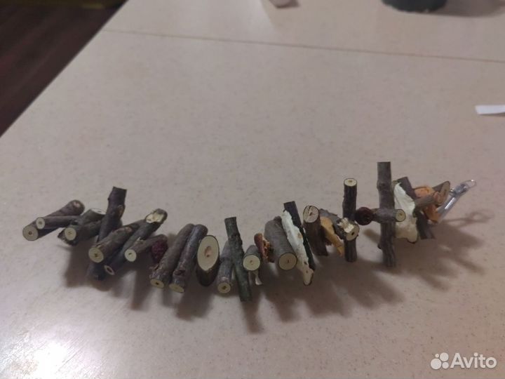 Игрушка-погрызушка для грызунов и птиц