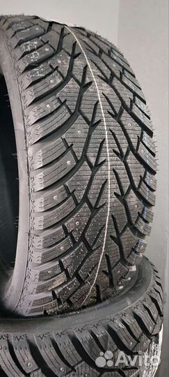 Royal Black Royal Stud 205/55 R16 94T