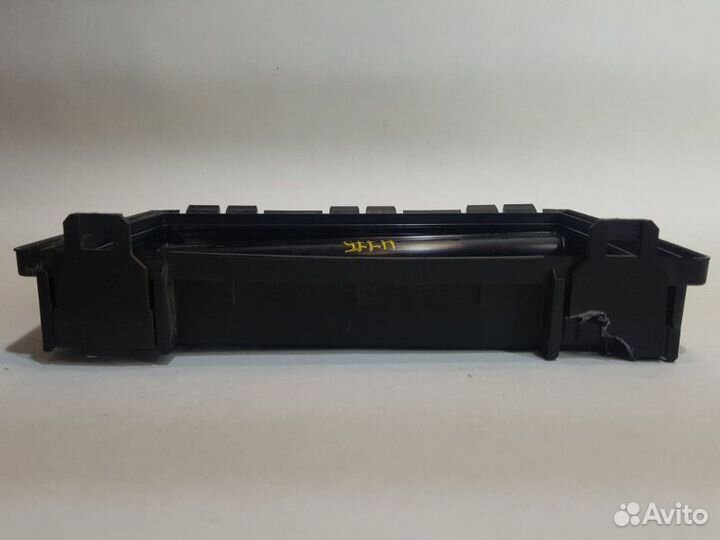 Крышка блока предохранителей Opel Astra H хэтчбек