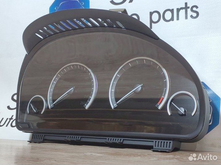 Панель приборов Bmw 5 F10 N63B44 2011