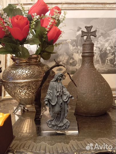 Антикварная ваза, кувшин и плакетка Пасхальные