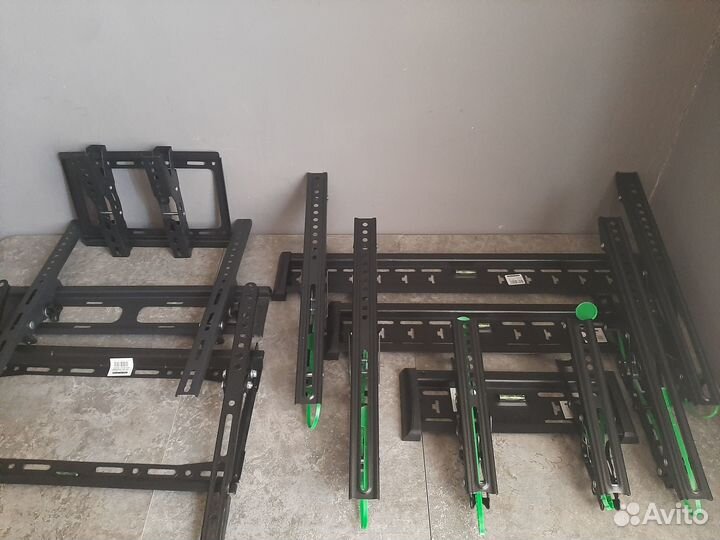 Наклонный кронштейн для телевизора