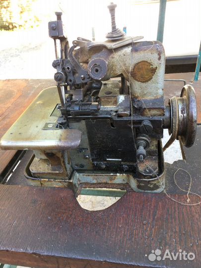 Швейная машинка Singer