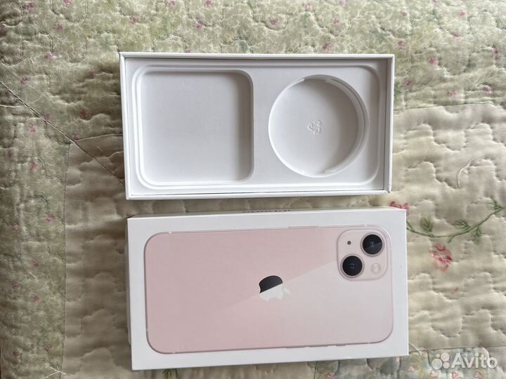 Коробка iPhone 13