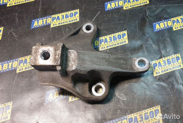 Кронштейн кпп Форд Фокус 2