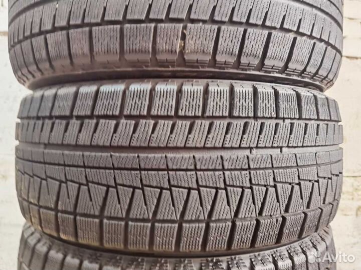 Bridgestone Blizzak Revo GZ 225/50 R17 97V