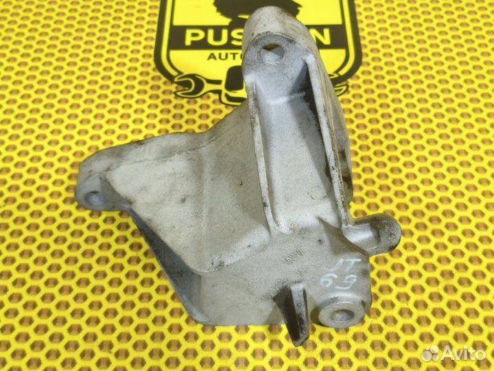 Кронштейн опоры двигателя Opel Insignia JT69
