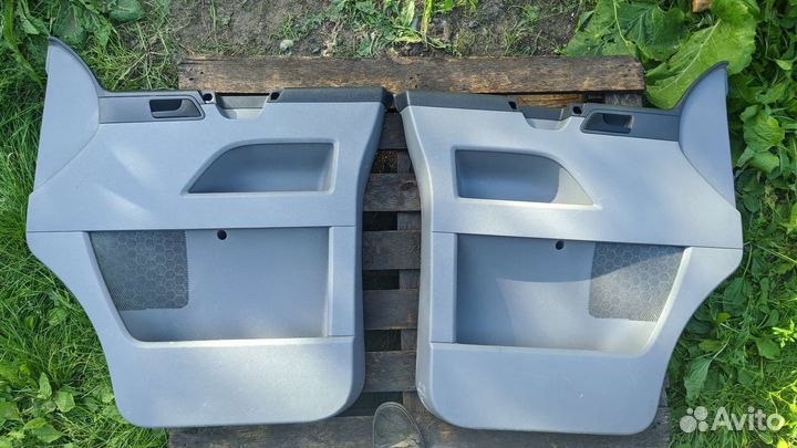 Обшивка двери VW T5