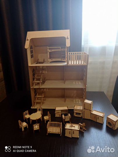Домик кукольный деревянный с мебелью