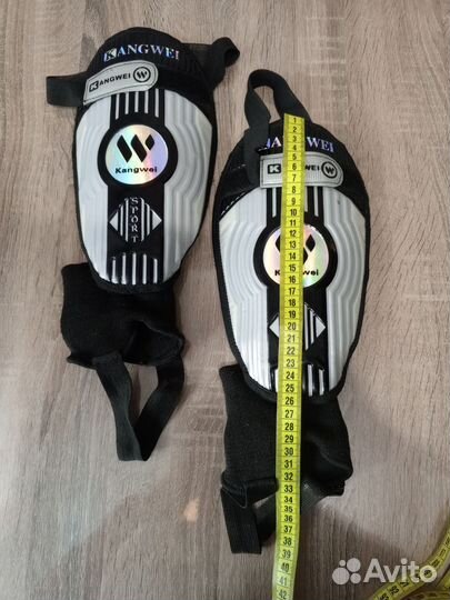 Щитки футбольные детские