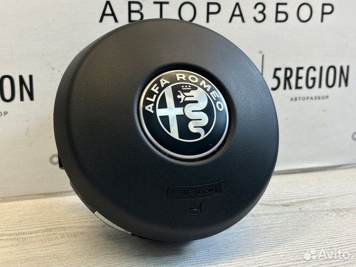 Подушка безопасности водителя Alfa Romeo Stelvio