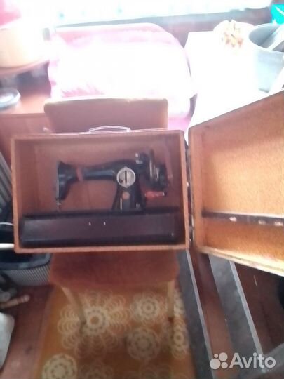 Швейная машина Подольск ручная
