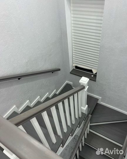 Лестница на второй этаж в частном доме