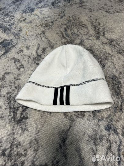 Флисовая шапка adidas