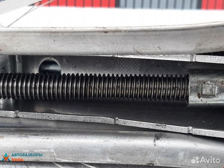 Домкрат Volkswagen Golf 4 2001 8L0011031A