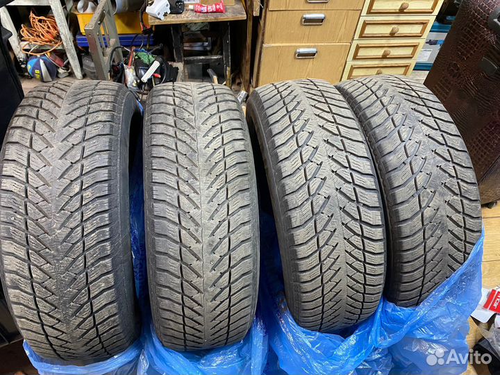 Goodyear UltraGrip+ SUV 235/60 R18 107H