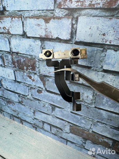 Камера фронтальна на iPhone X