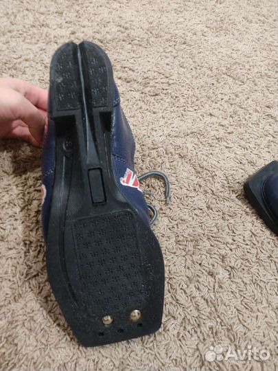 Лыжные ботинки