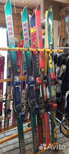 Горные лыжи и ботинки