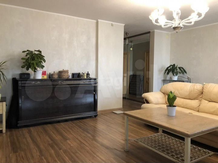 3-к. квартира, 93 м², 8/16 эт.