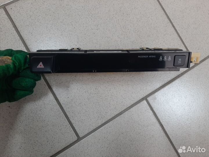 Индикатор с аварийной кнопкой Toyota RAV4 40 рест