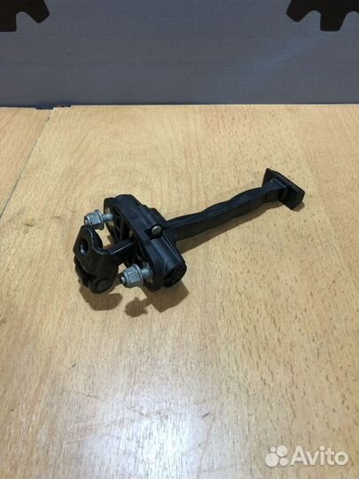 Ограничитель двери Ford Focus