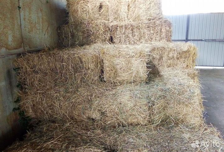 Солома в мешках