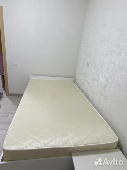 Кровать 120*200 продаю без матраса