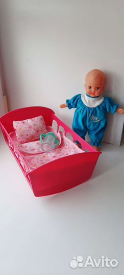 Кукла пупс в кроватке