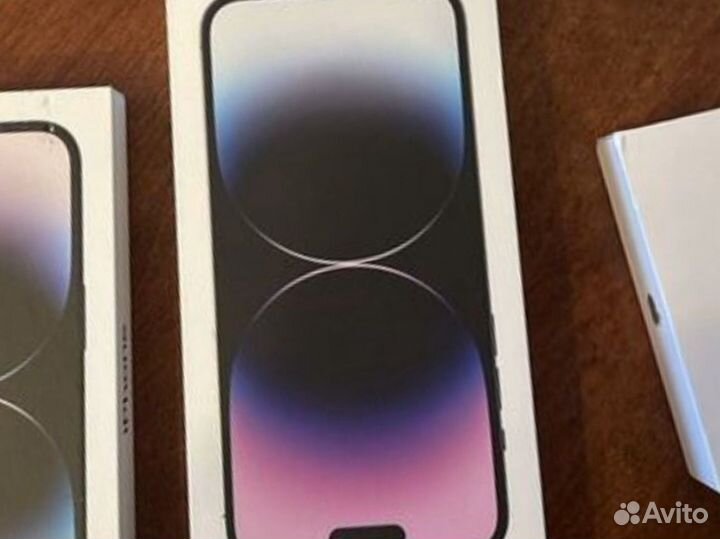 Коробка от iPhone 14 pro