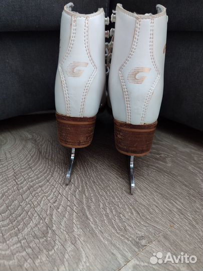 Профессиональные коньки Graf Ace