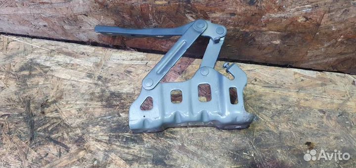 Петля капота левая Kia Sportage 2016-2021