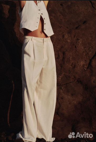 Брюки с защипами белые Zara в наличии М
