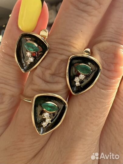 Золотой набор с изумрудами и бриллиантами Per Semp