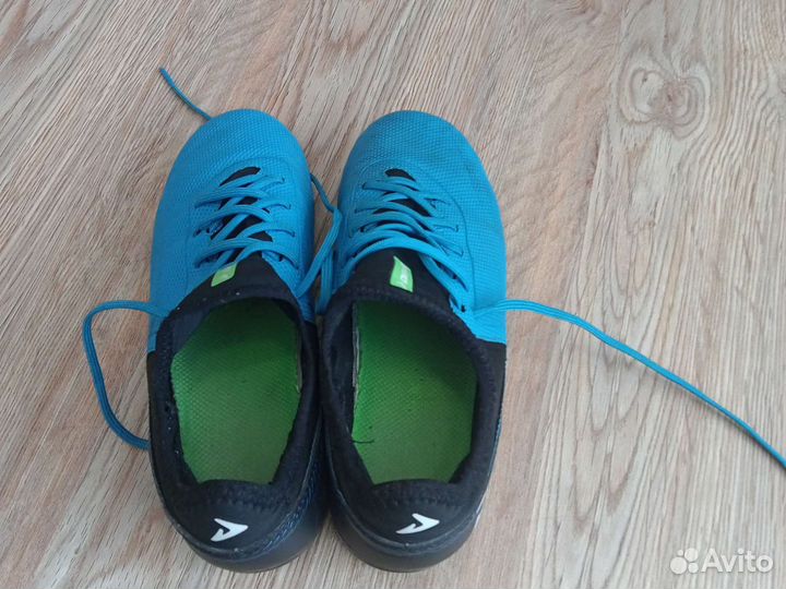 Футбольные бутсы