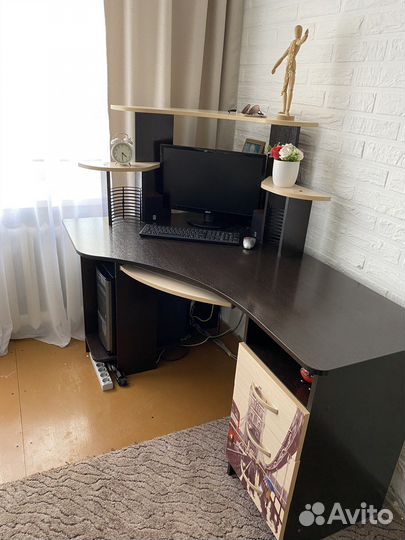 Компьютерный стол