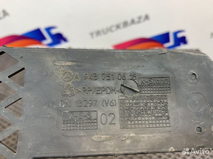 Сетка решетки радиатора левая Mercedes-Benz Actros