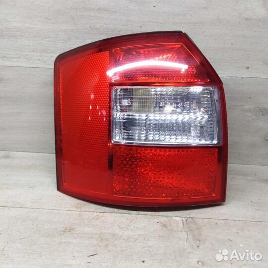 Фонарь задний левый Audi A4 B6 универсал