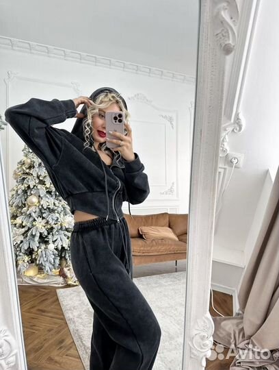 Костюм женский