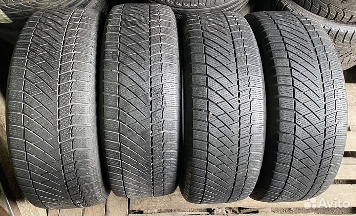 Continental ContiVikingContact 6 235/60 R18