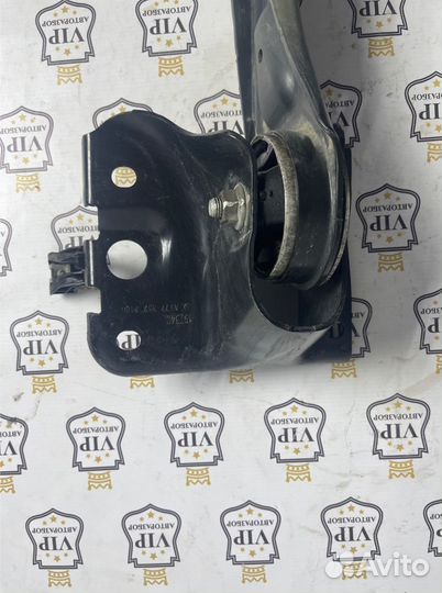 Крепление продольного рычага заднее левое